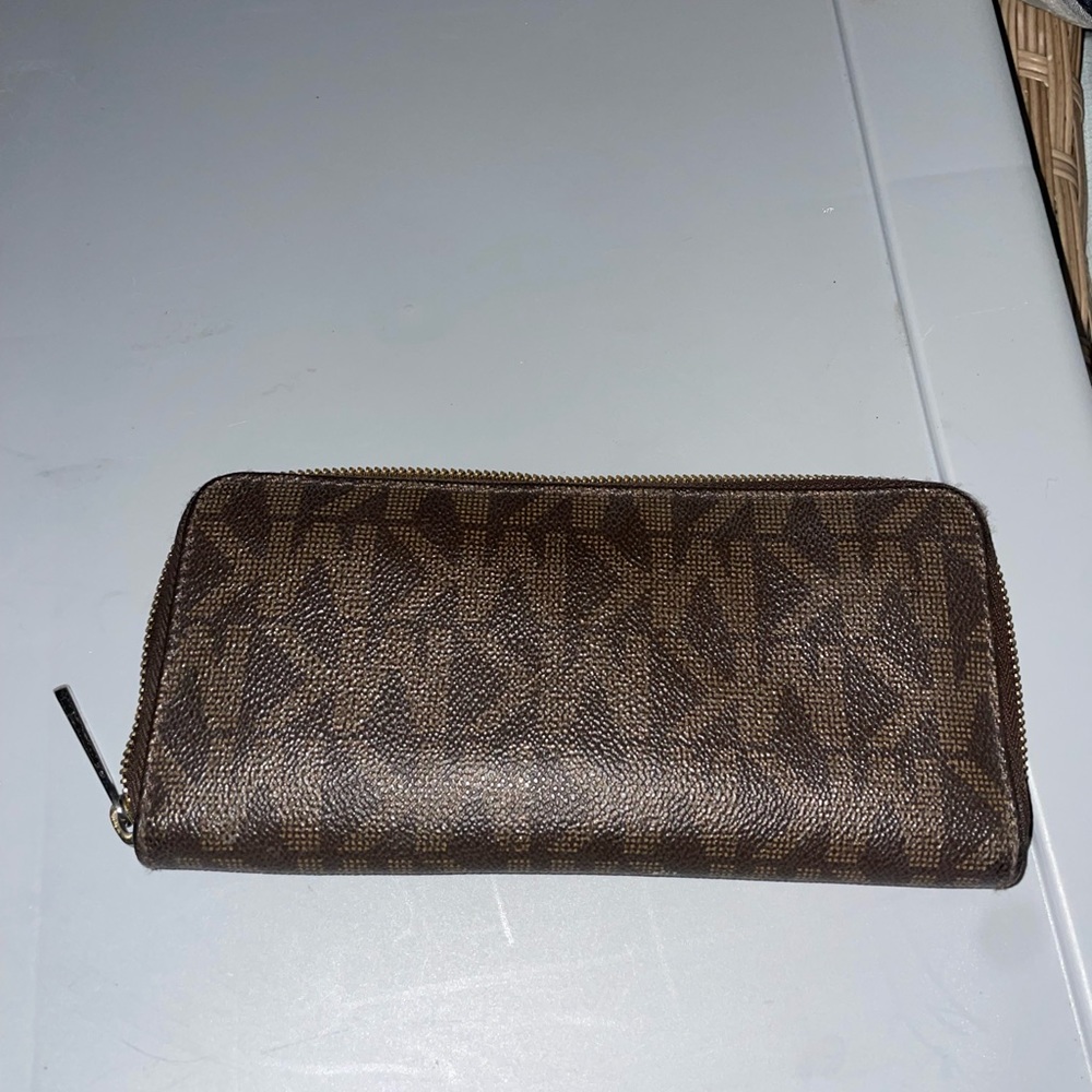 Michael Kors Signature Acorn Accordion Wallet - image 3